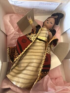 1995 Madame Alexander Nomsa Celebrates Kwanza Cissette 10" Doll